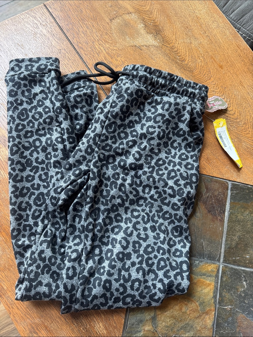 Girls' Gray & Black Leopard Print Joggers - Cozy Pull-On Sweatpants